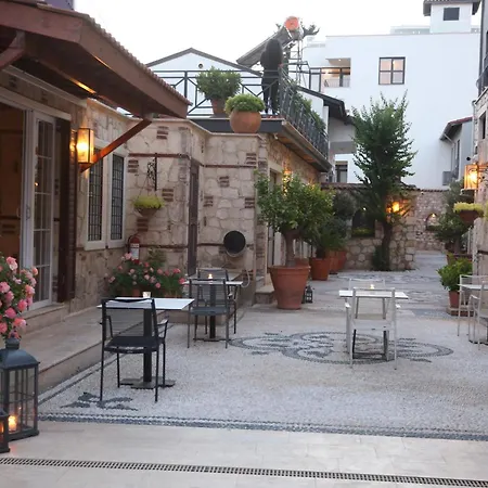 Gorgeous Flat Near Hadrian's Gate 홈스테이