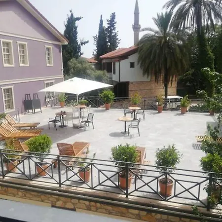 Gorgeous Flat Near Hadrian's Gate 홈스테이