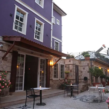 Gorgeous Flat Near Hadrian's Gate Homestay Antalya